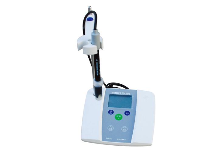 FE20K型台式PH计